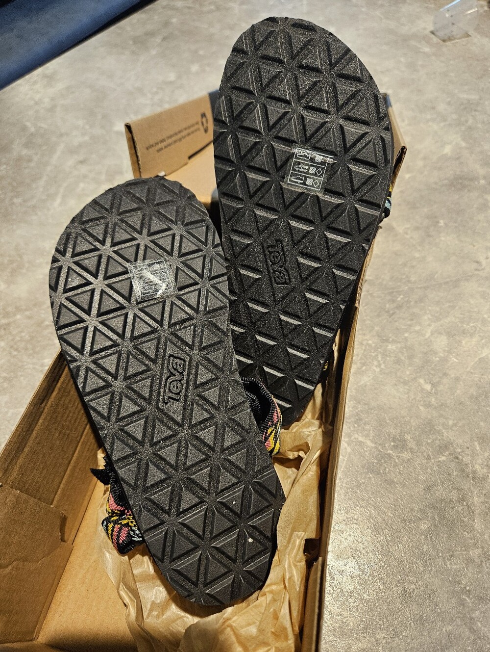 Teva Kids Outdoor Sandal NWT Size 1 - Picture 4 of 4